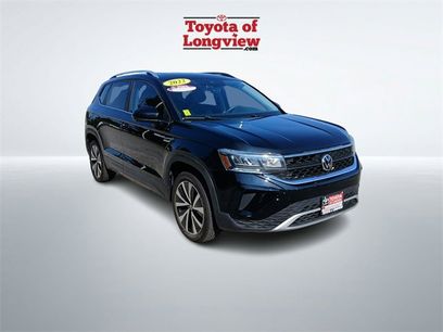 Used 2022 Volkswagen Taos SE w/ Panoramic Sunroof Package