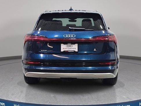 Used 2019 Audi e-tron Prestige w/ Prestige Package AWD/4WD image 7