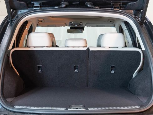 Used 2026 Genesis GV70 2.5T Advanced image 7