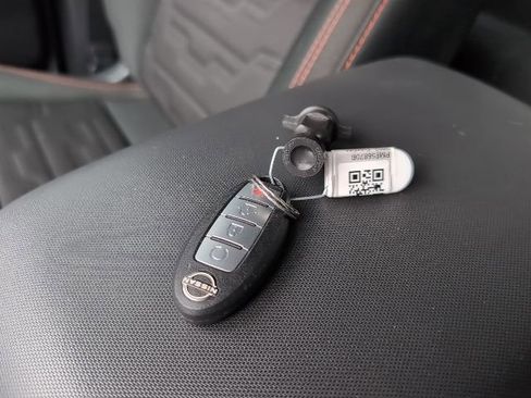 Used 2023 Nissan Frontier PRO-4X w/ Technology Package image 28