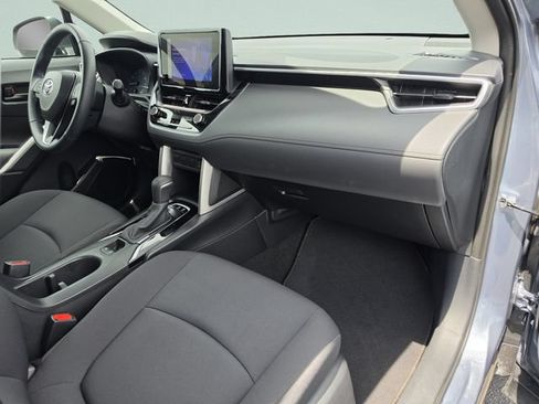 Used 2023 Toyota Corolla Cross LE FWD image 22