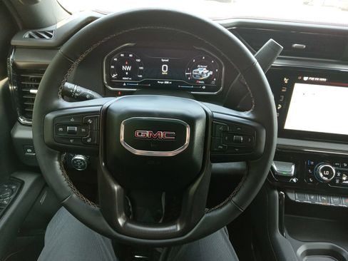 Used 2025 GMC Sierra 2500 AT4 w/ AT4 Premium Plus Package AWD/4WD image 15