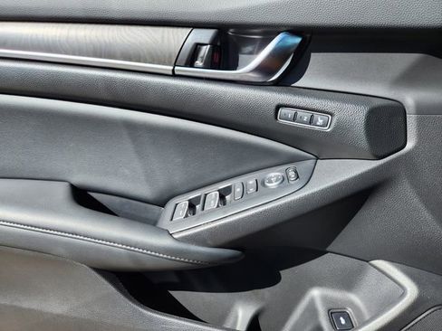 Used 2022 Honda Accord Touring image 13