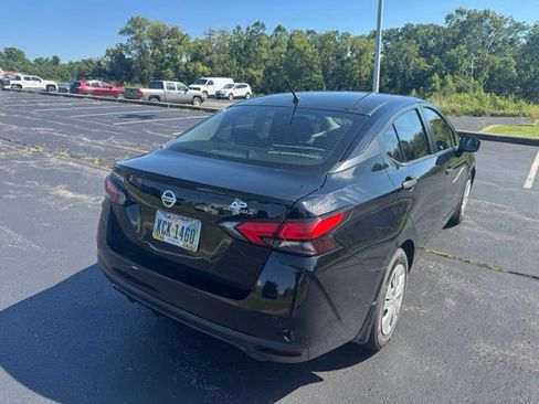 Used 2021 Nissan Versa S FWD image 3