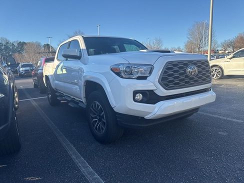 Used 2022 Toyota Tacoma TRD Sport image 4