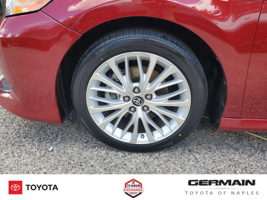 Used 2019 Toyota Camry XLE w/ Navigation Package FWD image 13