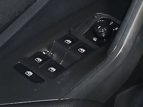 Used 2020 Volkswagen Jetta S FWD image 27
