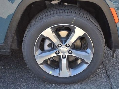 New 2026 Jeep Grand Cherokee Limited AWD/4WD image 10