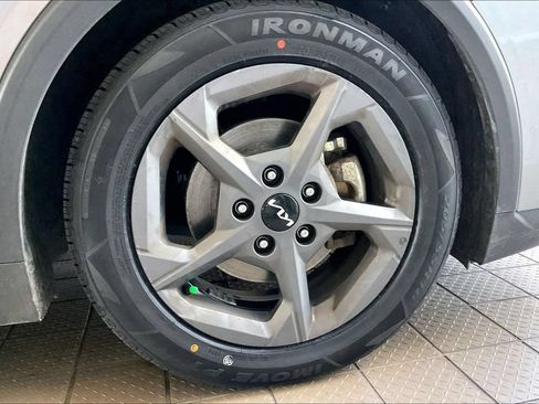 Used 2025 Kia K4 FWD image 31