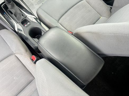 Used 2020 Toyota Corolla SE w/ SE Premium Package FWD image 24
