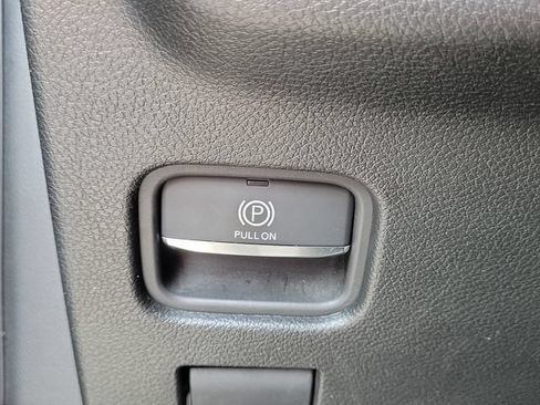 Used 2023 Jeep Grand Cherokee Laredo AWD/4WD image 14