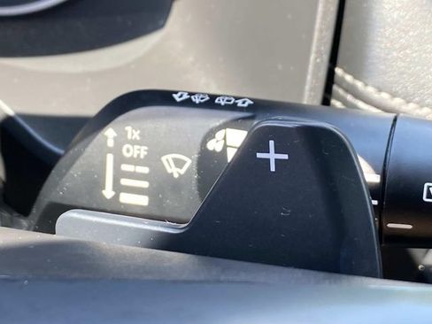 Used 2024 Nissan Rogue SV FWD image 19