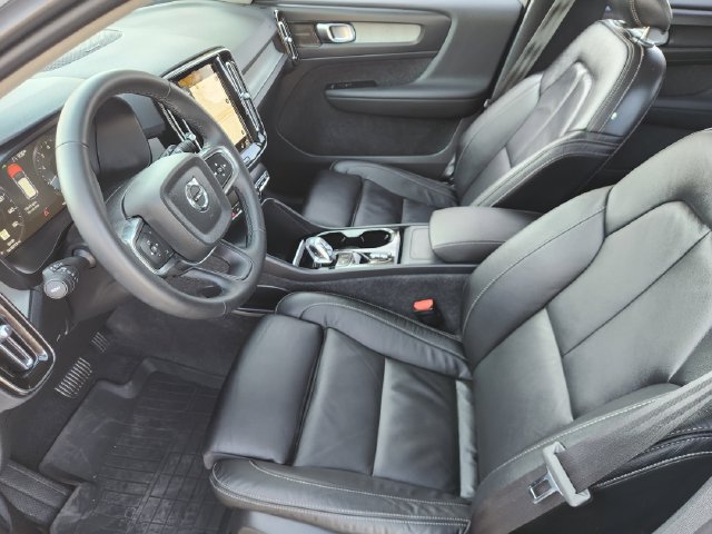 Used 2022 Volvo XC40 T5 Inscription AWD/4WD image 11