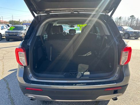 Used 2023 Ford Explorer Limited image 9