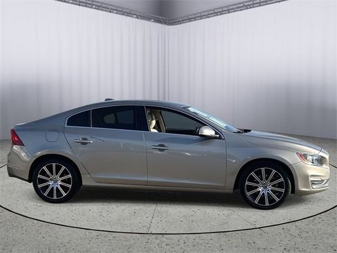 Used 2016 Volvo S60 T5 Premier image 5