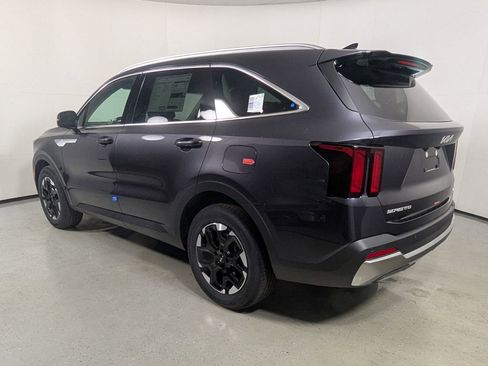 New 2026 Kia Sorento S FWD image 5