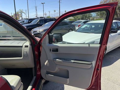 Used 2008 Ford Escape XLT FWD image 28