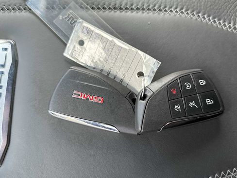 Certified 2025 GMC Yukon Denali image 26