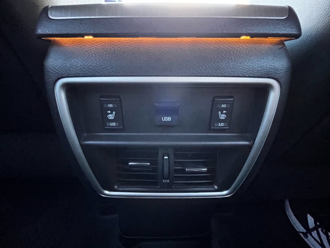 Used 2016 Nissan Murano Platinum w/ Platinum Technology Package FWD image 18