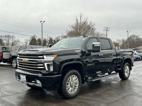 Used 2022 Chevrolet Silverado 3500 High Country w/ Technology Package image 5