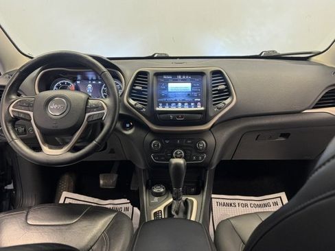 Used 2018 Jeep Cherokee Limited AWD/4WD image 7