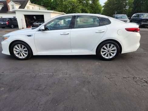 Used 2018 Kia Optima S w/ Panoramic Sunroof Package FWD image 9