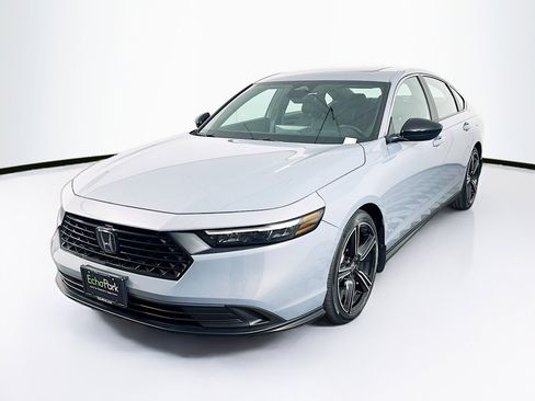 Used 2023 Honda Accord Sport image 3