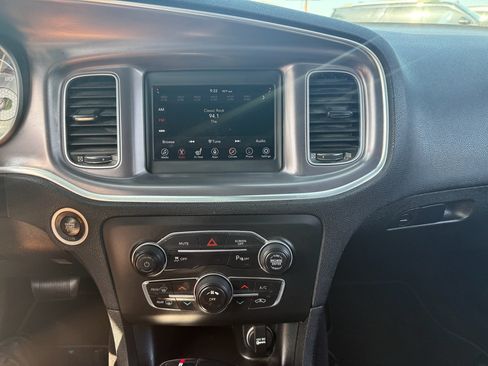 Used 2019 Dodge Charger SXT w/ Leather Interior Group RWD image 32