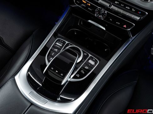 Used 2022 Mercedes-Benz G 63 AMG 4MATIC w/ G Manufaktur Interior Package image 29