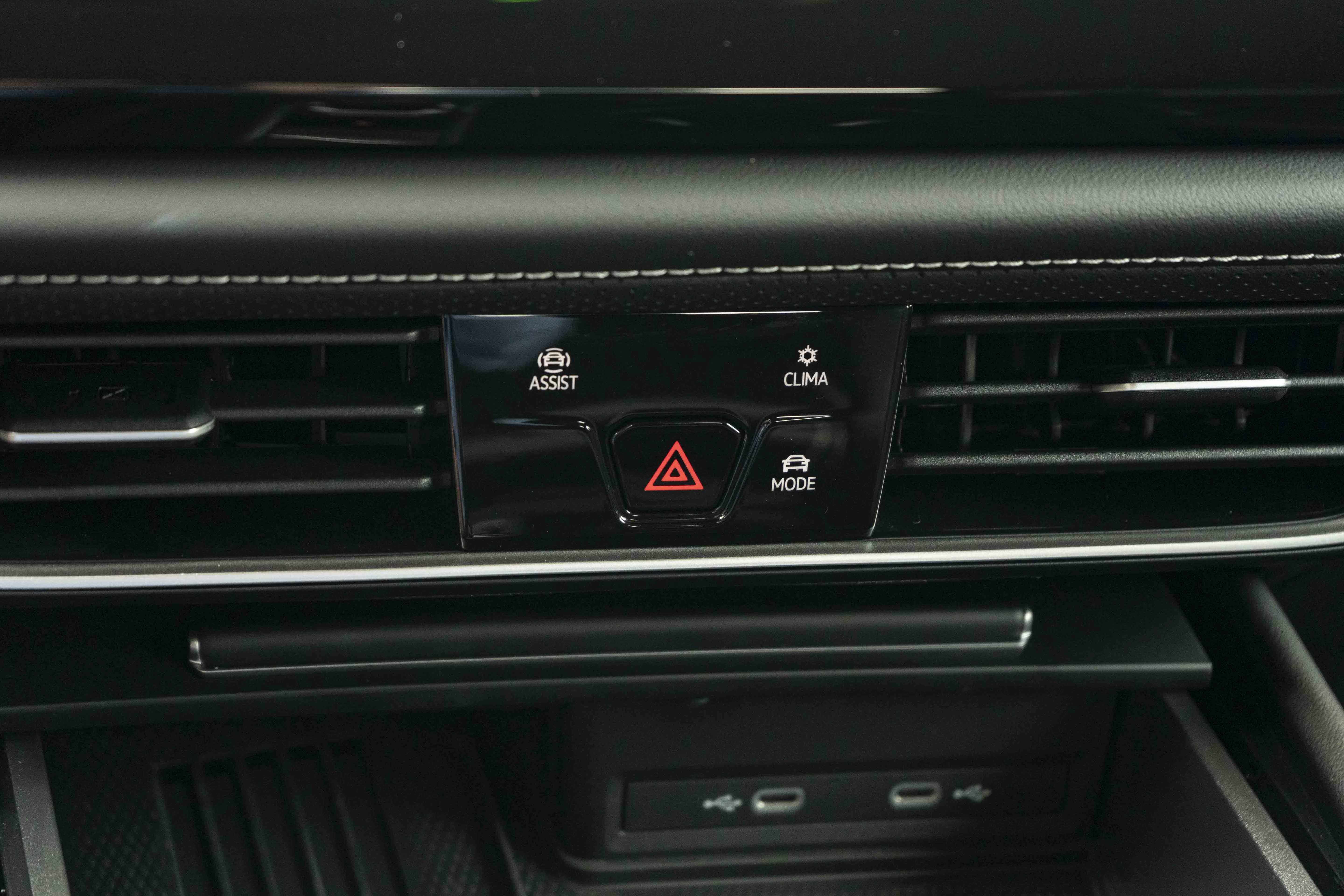 Certified 2026 Volkswagen Atlas SE FWD image 30