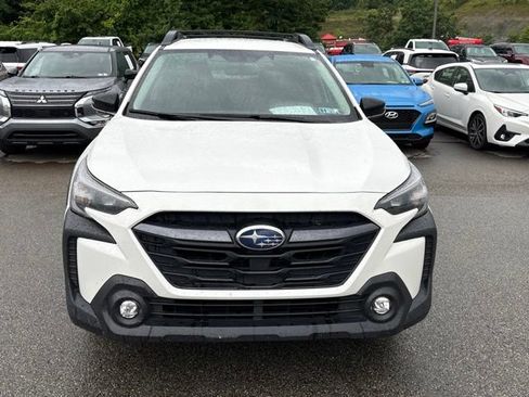 Used 2025 Subaru Outback Premium AWD/4WD image 8