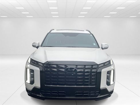 Used 2024 Hyundai Palisade Calligraphy image 2