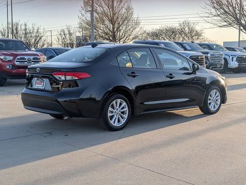 Used 2024 Toyota Corolla LE w/ LE Convenience Package image 6