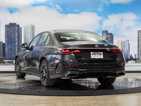 Used 2026 Mercedes-Benz E 350 4MATIC Sedan image 9