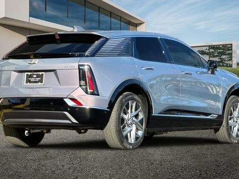 New 2026 Cadillac Optiq Luxury 1 image 4