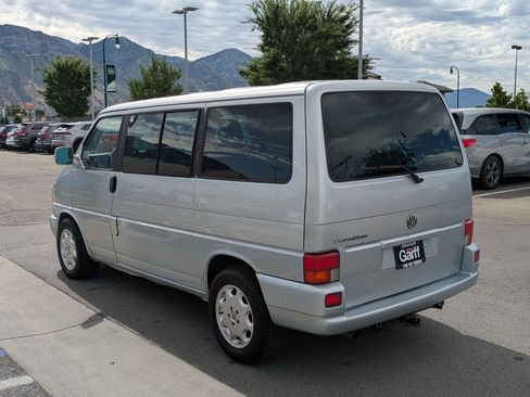 Used 2003 Volkswagen Eurovan MV FWD image 8
