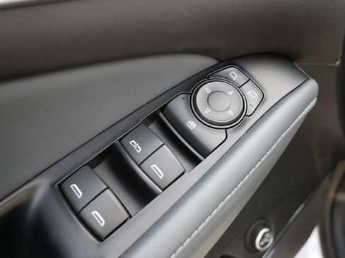 Used 2023 Buick Enclave Essence AWD/4WD image 21