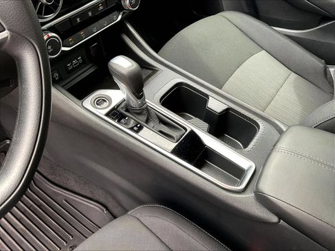 Certified 2025 Nissan Sentra SV FWD image 19