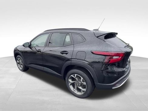 Certified 2024 Chevrolet Trax LT FWD image 4