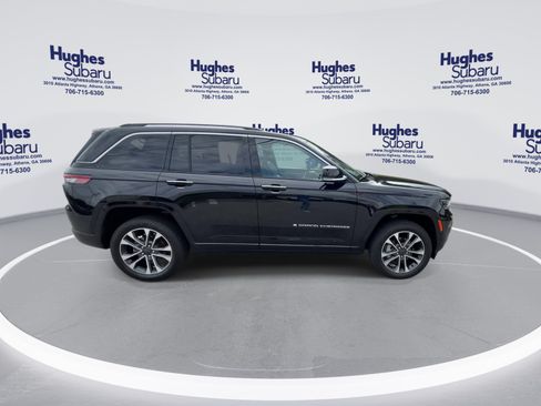 Used 2023 Jeep Grand Cherokee Overland w/ Luxury Tech Group IV AWD/4WD image 12