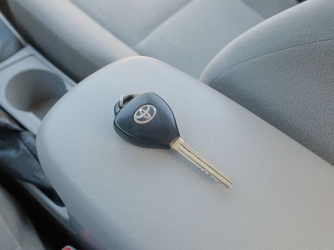 Used 2009 Toyota Corolla LE w/ All Weather Guard Pkg FWD image 9