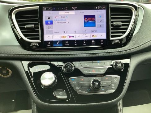 New 2026 Chrysler Pacifica Limited w/ S Appearance Package image 39