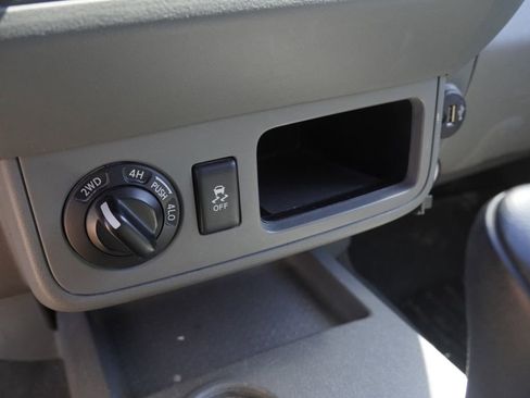 Used 2020 Nissan Frontier SV AWD/4WD image 18