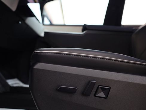Used 2024 Tesla Cybertruck AWD Crew Cab image 15