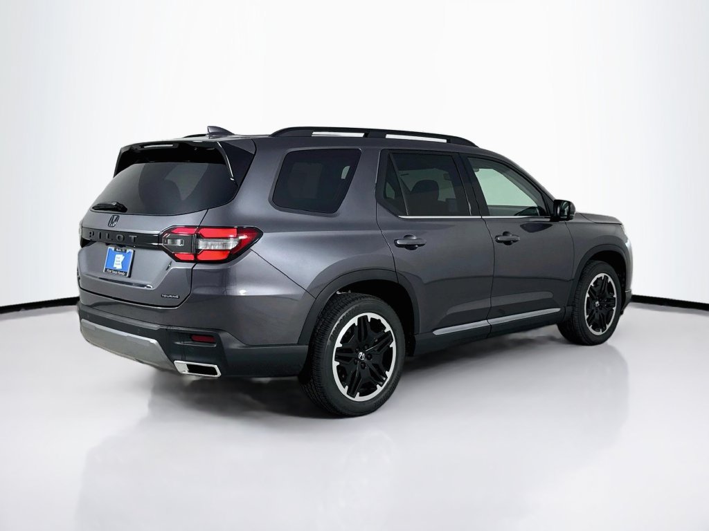 New 2026 Honda Pilot Touring image 7