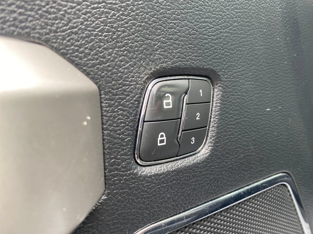 Used 2019 Ford F150 Lariat AWD/4WD image 31