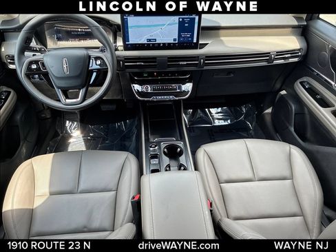 Certified 2025 Lincoln Corsair AWD w/ Equipment Group 101A image 23