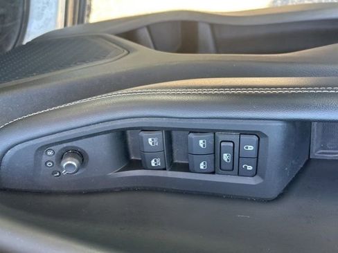 Used 2023 Jeep Grand Cherokee Laredo image 14