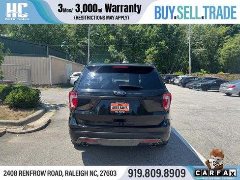Used 2017 Ford Explorer XLT w/ Equipment Group 202A AWD/4WD image 4