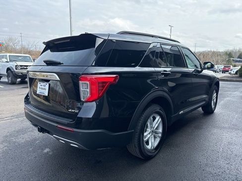 Used 2023 Ford Explorer XLT w/ Equipment Group 202A image 8